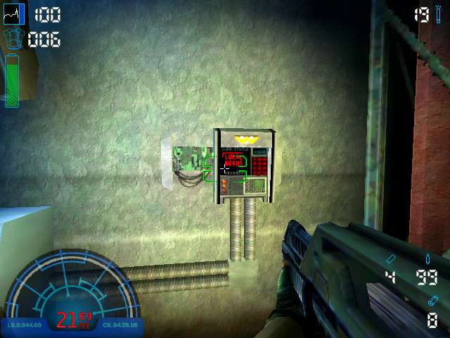 alienbehindconsole.jpg